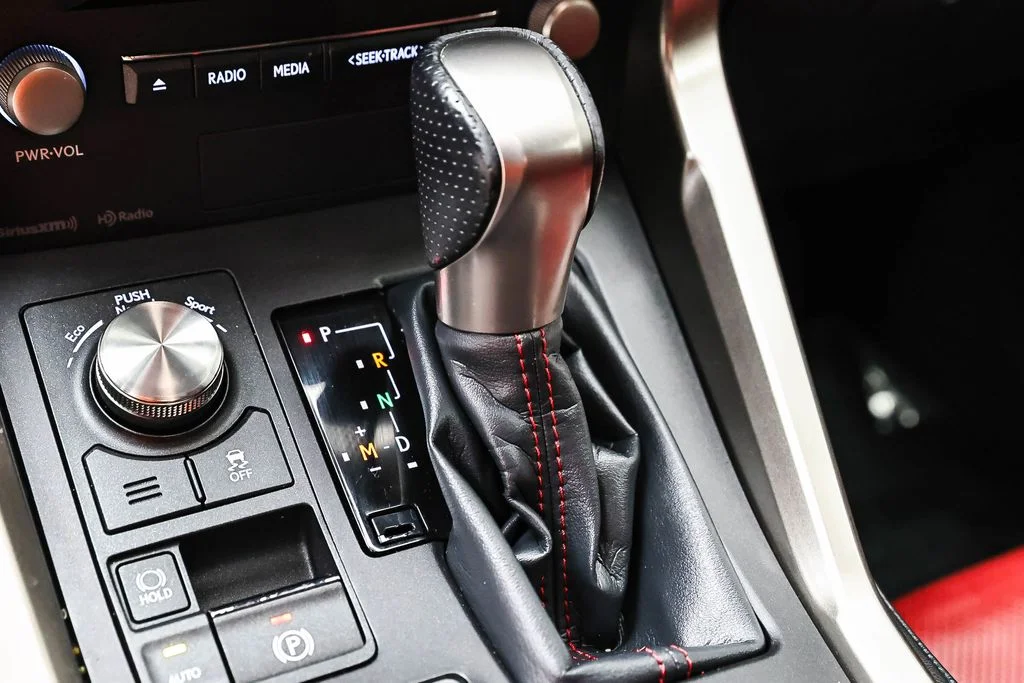 Used 2018  Lexus  image 12