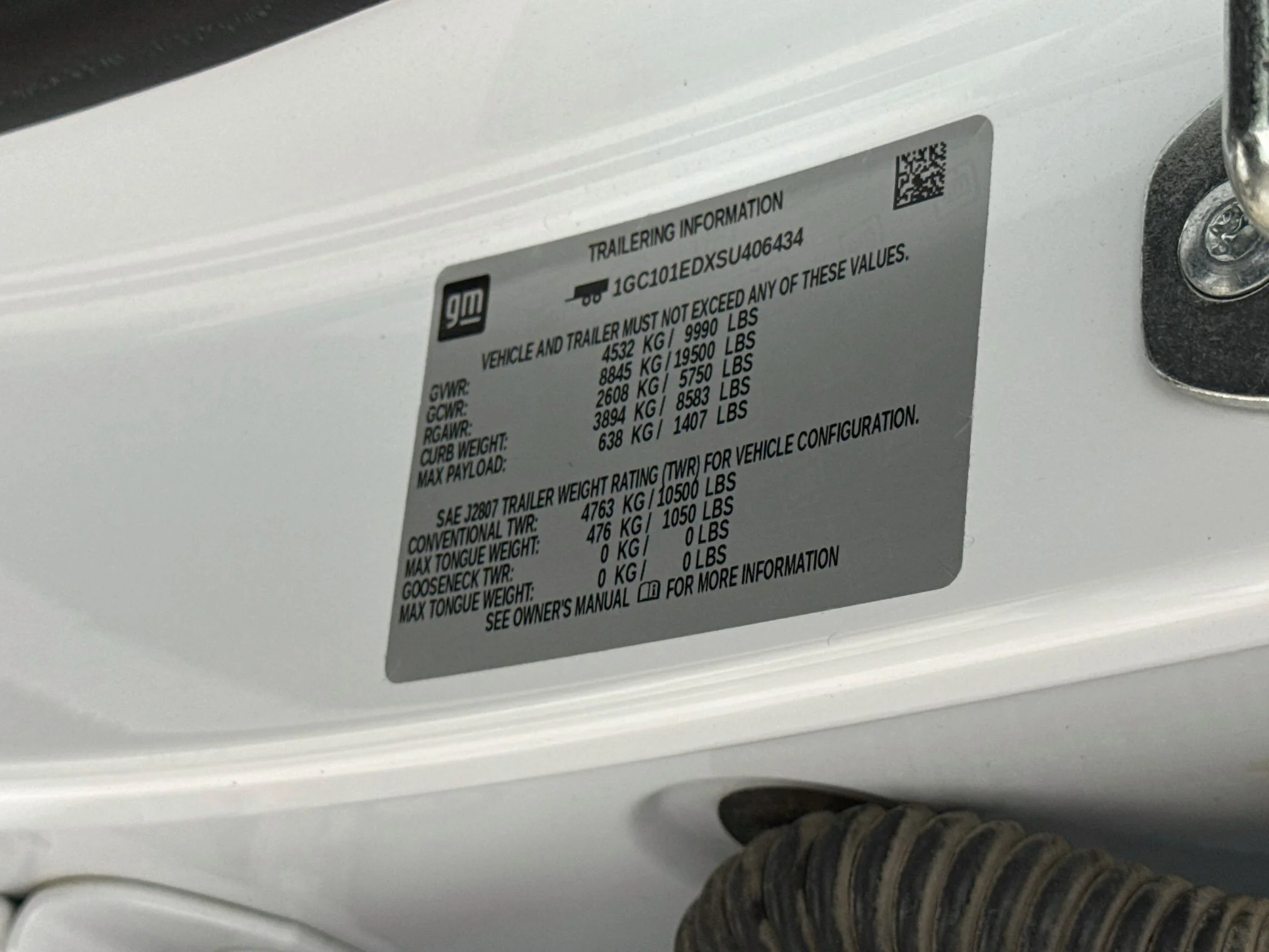 Used 2025 Summit White Chevrolet RST - Extended Range image 35