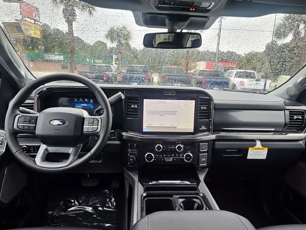 New 2027 White Ford Lariat image 6
