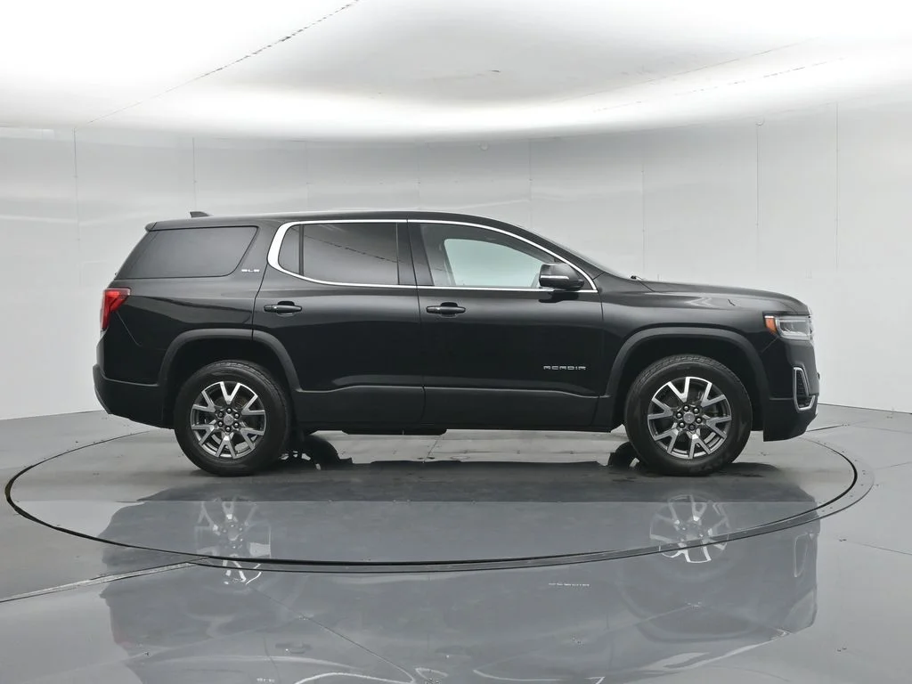 Used 2022 Black GMC SLE image 28