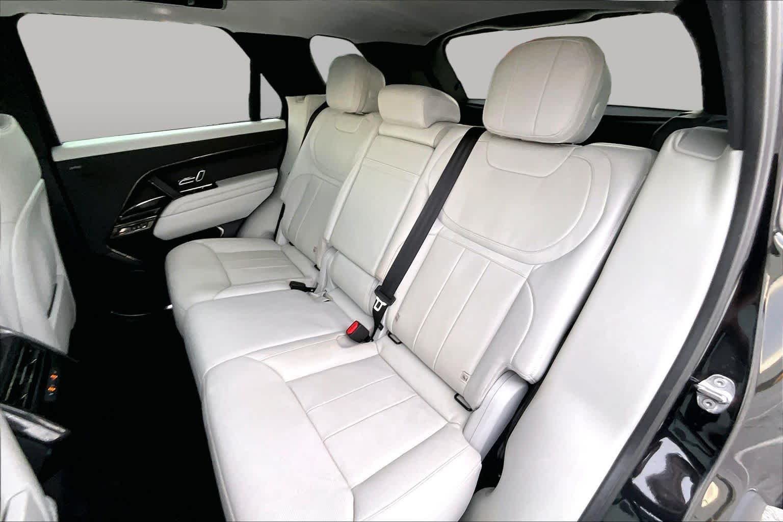 Used 2024 Santorini Black Metallic Land Rover SE image 21