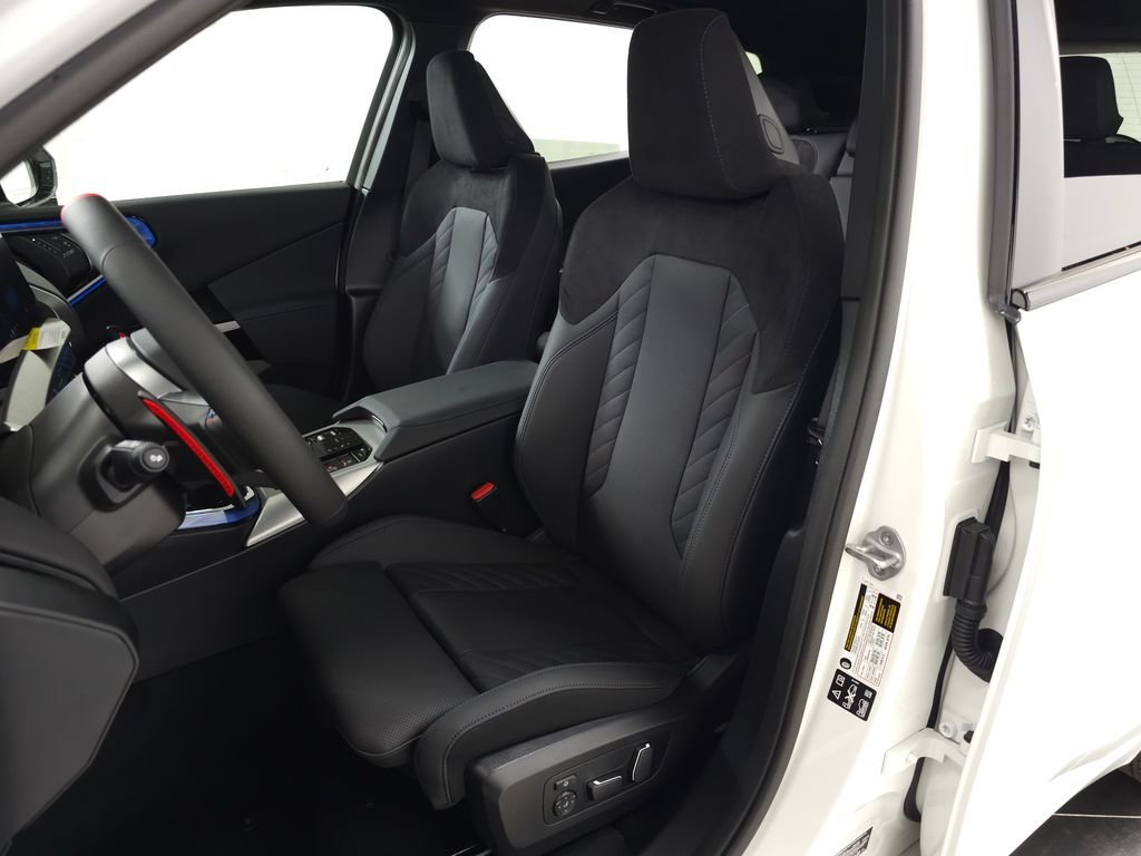 Used 2026 Alpine White BMW M50 xDrive image 13