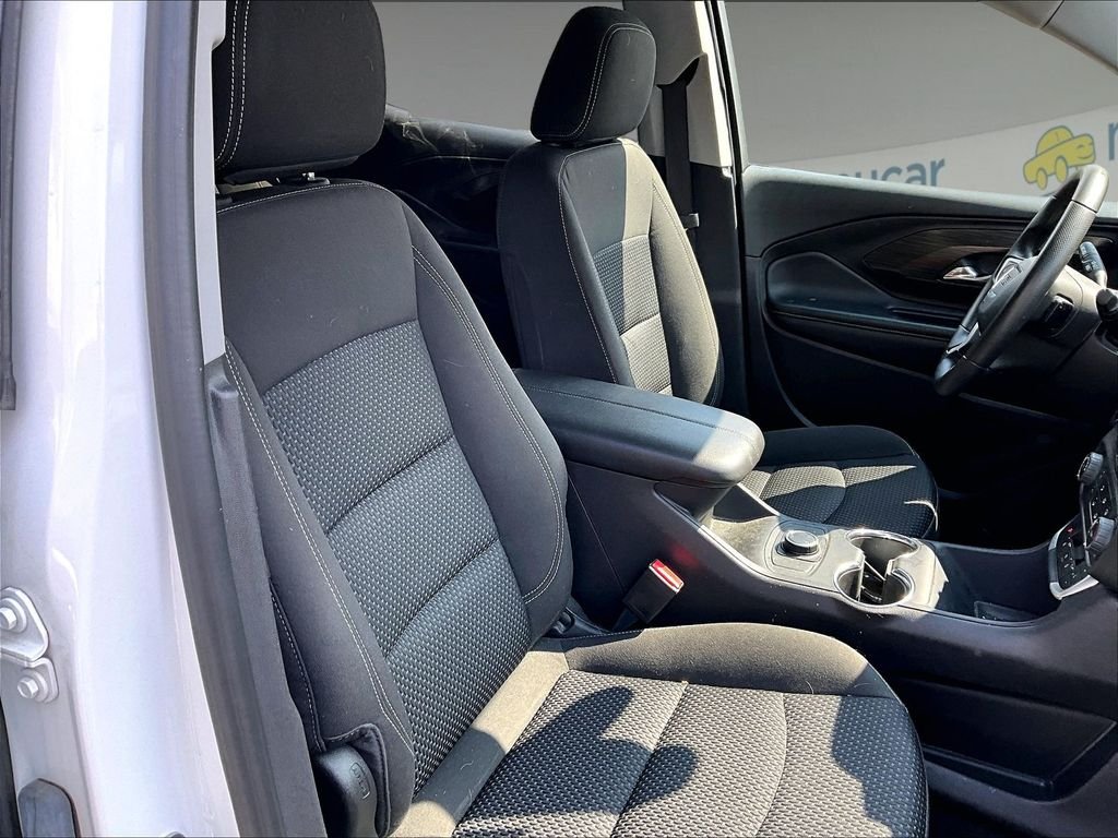 Used 2024 Summit White GMC SLE image 11