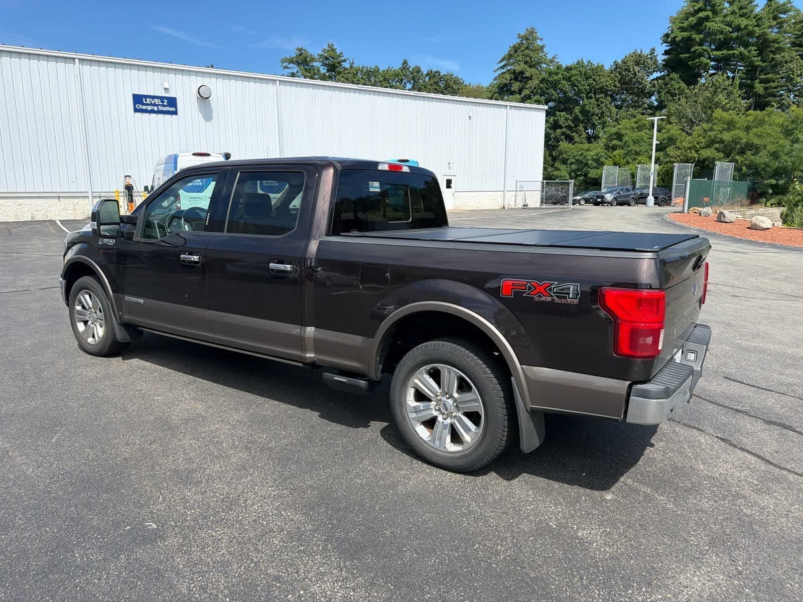 Used 2018 Magma Red / Stone Ford LARIAT image 6