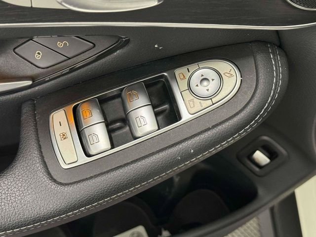 2021 Mercedes-Benz GLC GLC300 - Photo 16