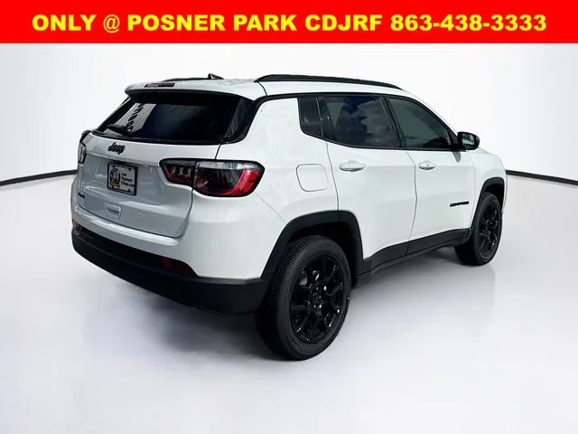 New 2026 Bright White Clear-Coat Exterior Paint Jeep Latitude image 5