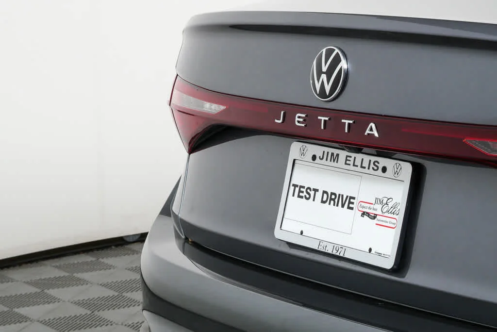 New 2026 Platinum Gray Metallic Volkswagen S image 32