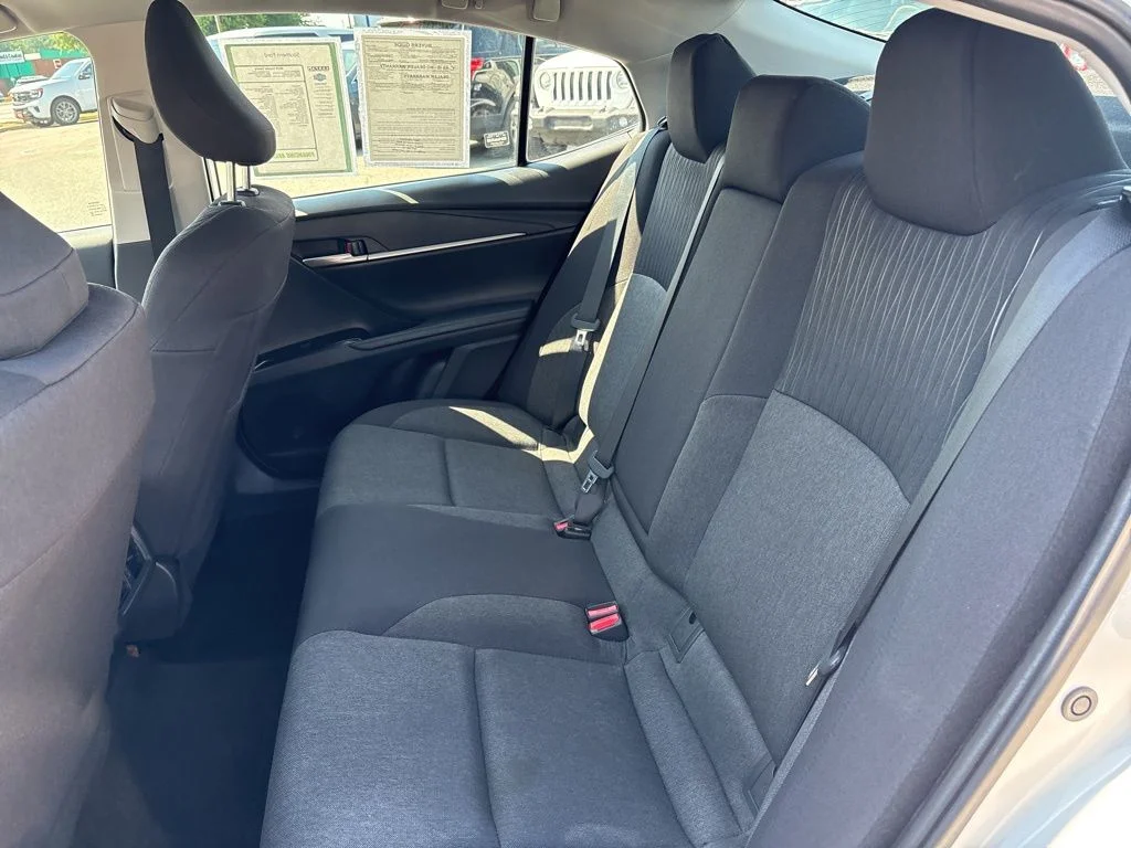 Used 2025 White Toyota  image 20