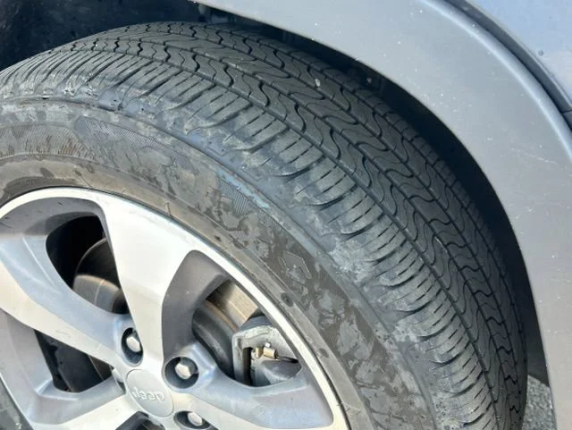 Used 2020 Blue Jeep Limited 4x4 image 22