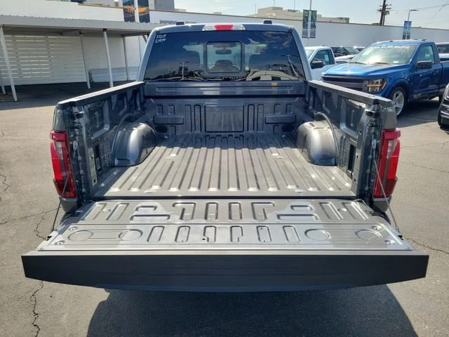 New 2026 Carbonized Gray Metallic Ford XLT image 7
