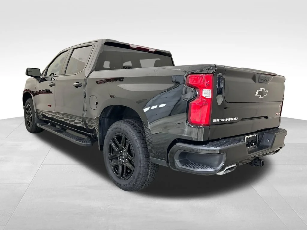 Used 2023 Black Chevrolet RST image 3