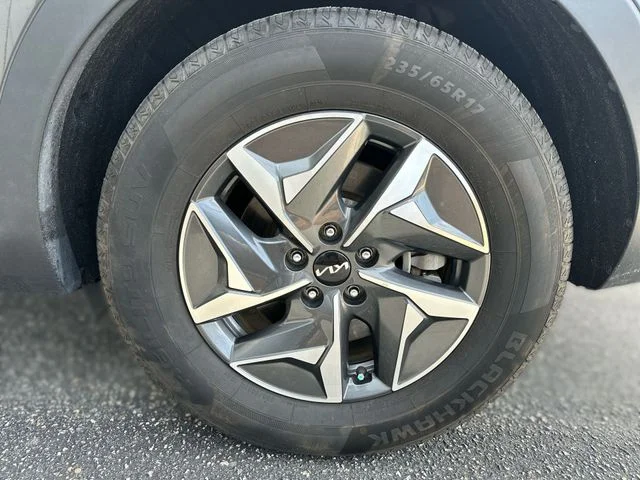 Used 2022 Gray Kia EX image 10