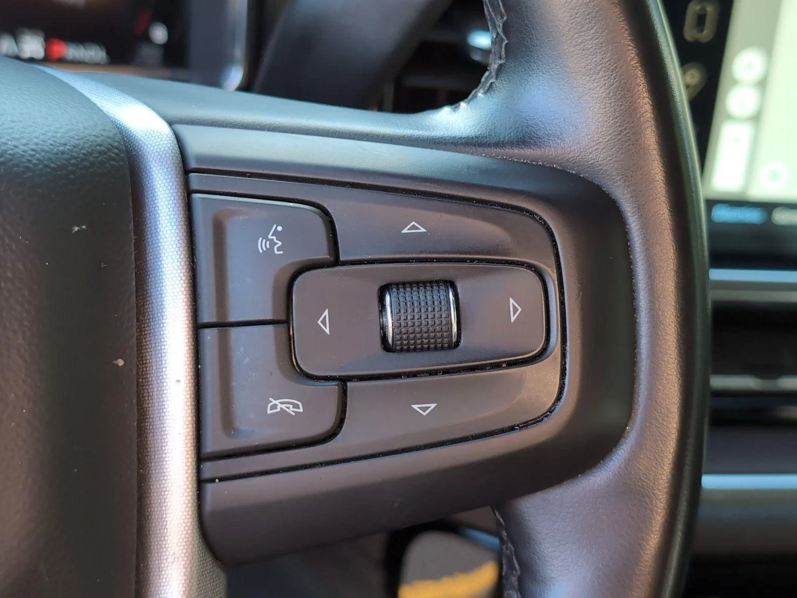 Used 2024 Onyx Black GMC SLT image 29