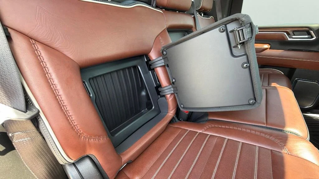 Used 2024 White Frost Tricoat GMC Denali Ultimate image 34