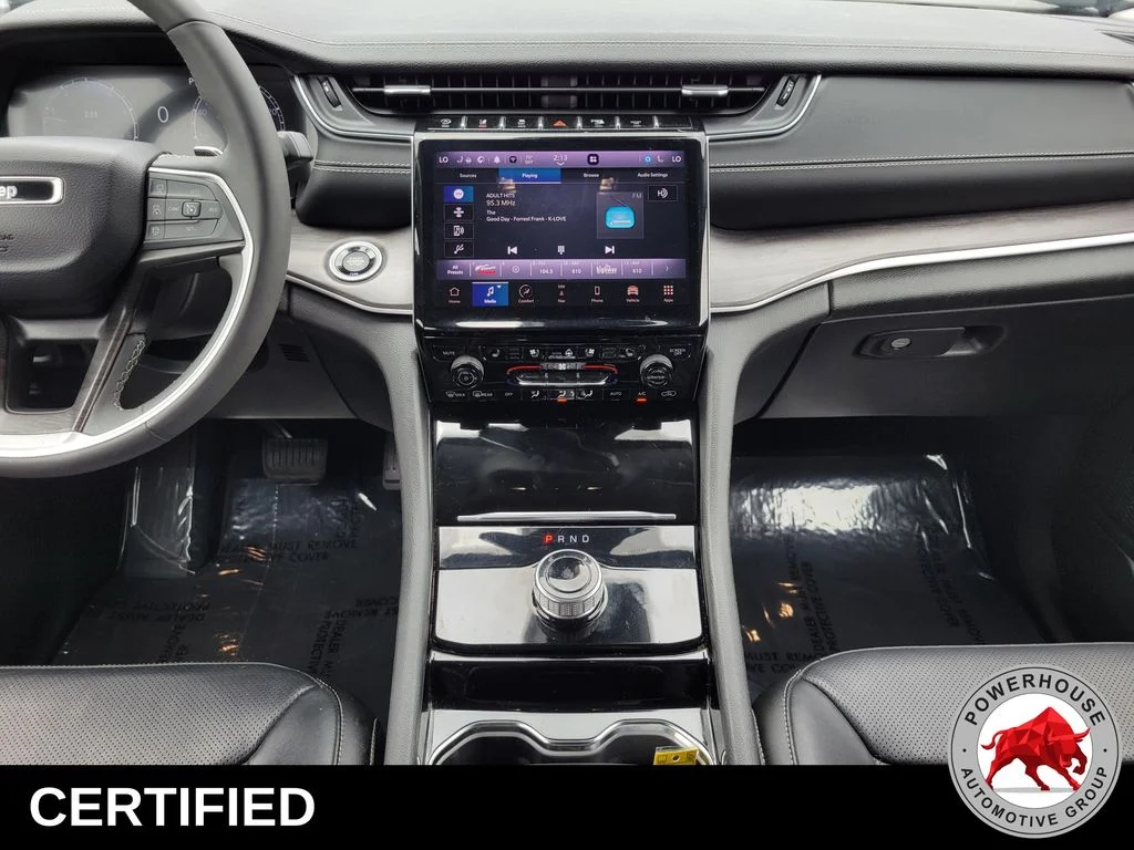 Used 2023 Silver Jeep Limited image 21