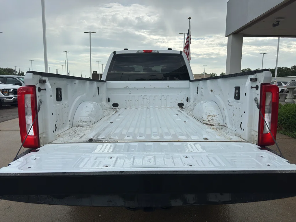 Used 2024 Oxford White Ford XL image 9