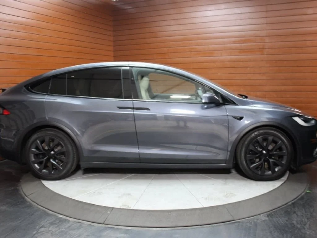 Used 2022  Tesla Base image 38