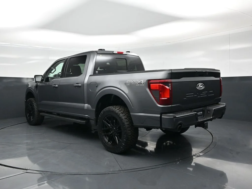 New 2026 Carbonized Gray Metallic Ford XLT image 6