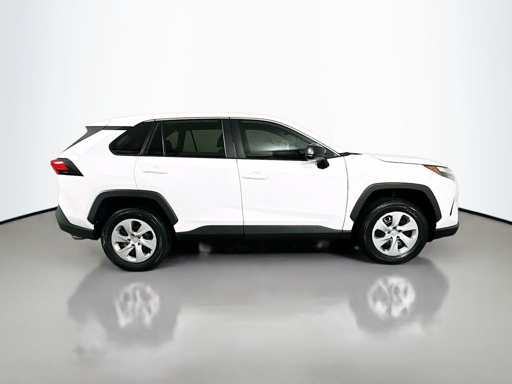 Used 2023 Ice Toyota LE image 4