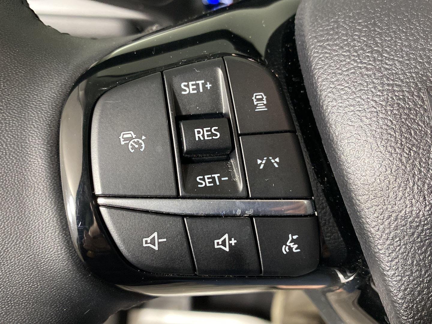 Used 2023 Oxford White Ford Active image 11
