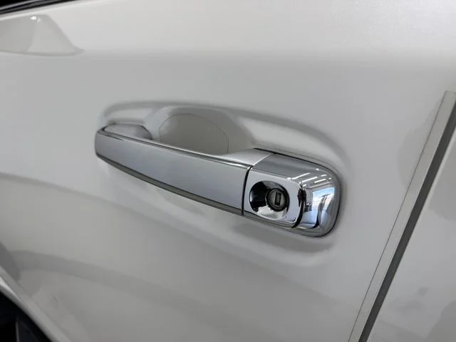 Used 2017 Blizzard Pearl Toyota Limited image 37