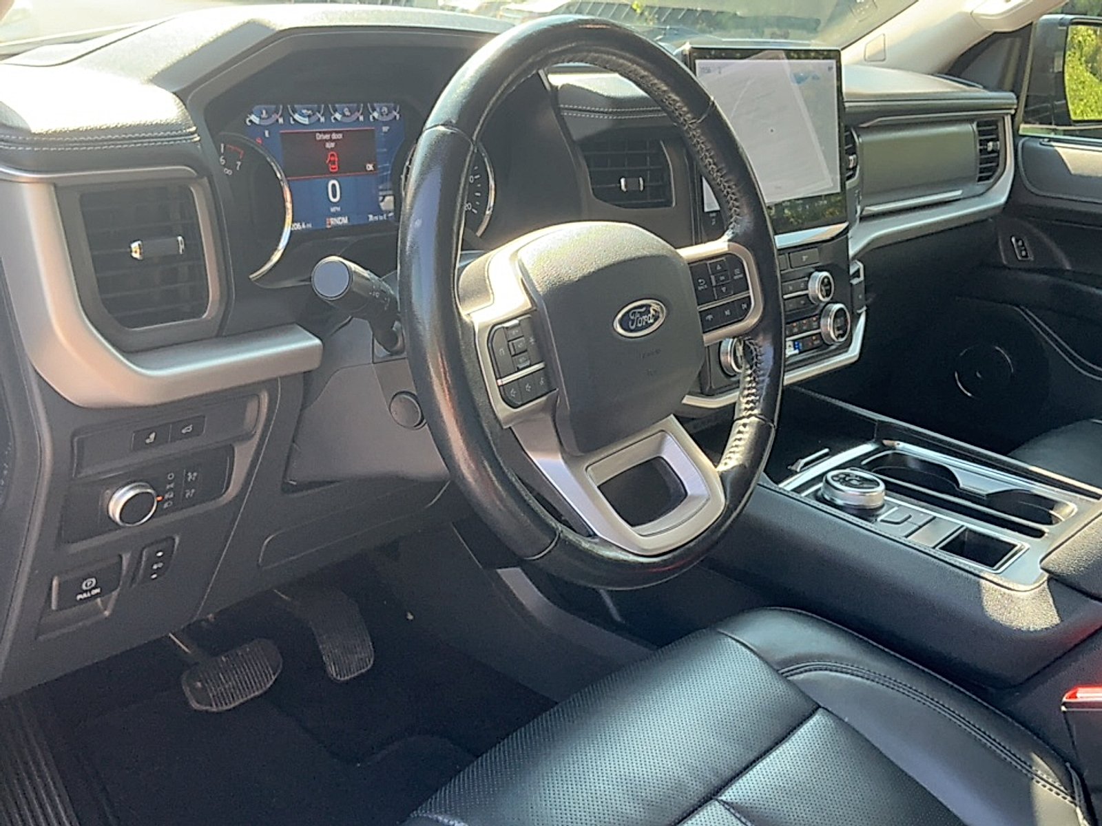 Used 2022 Dark Matter Metallic Ford XLT MAX image 7