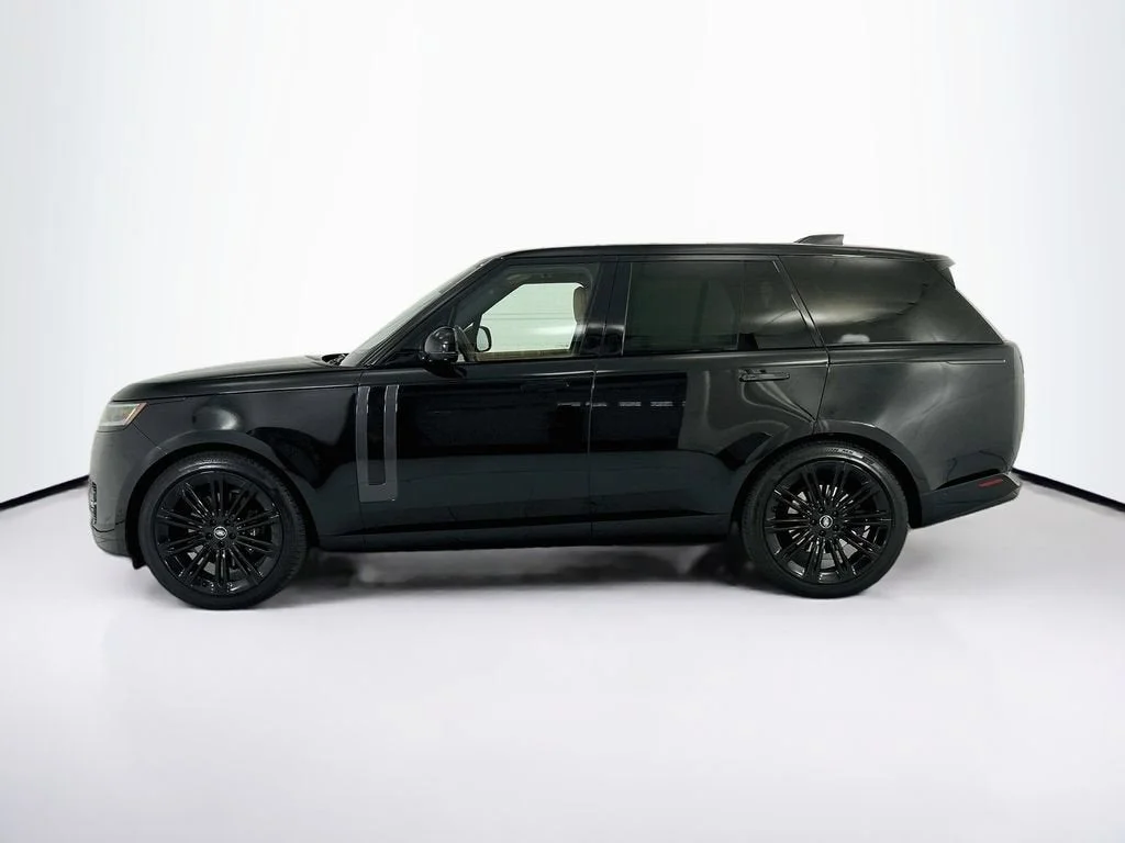 Used 2025 Santorini Black Metallic Land Rover SE image 8