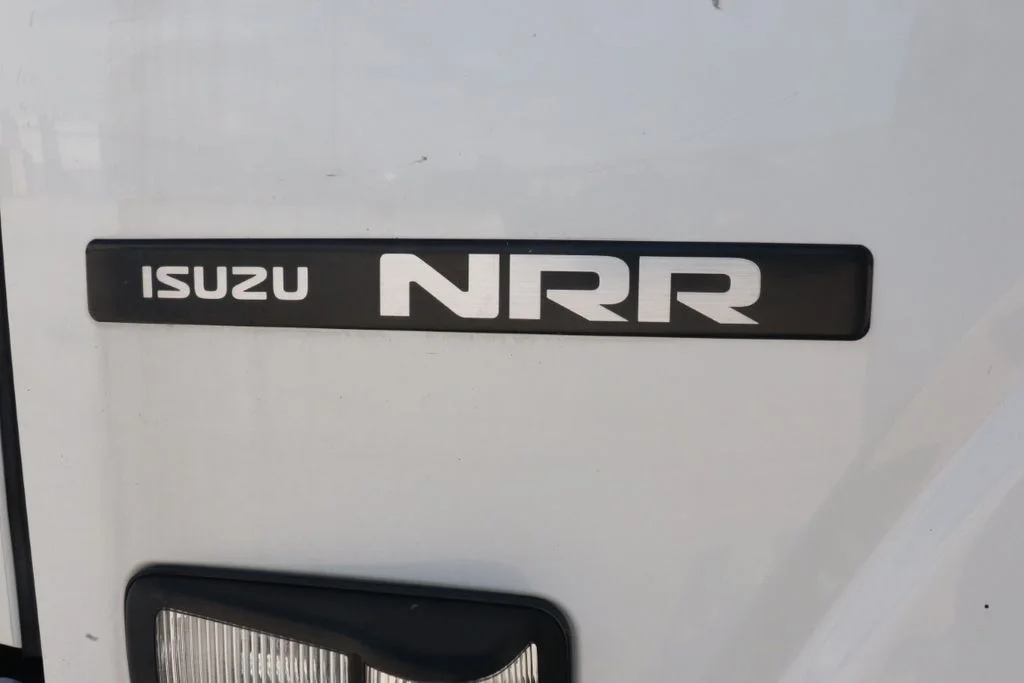 Used 2022  Isuzu NPR image 25
