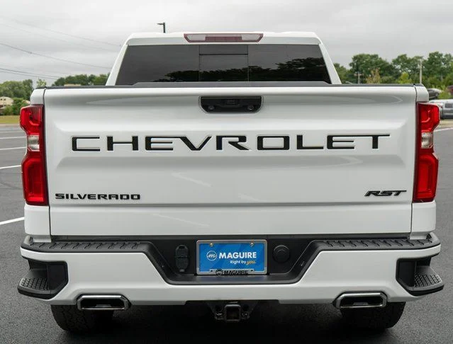 Used 2023 White Chevrolet RST image 7