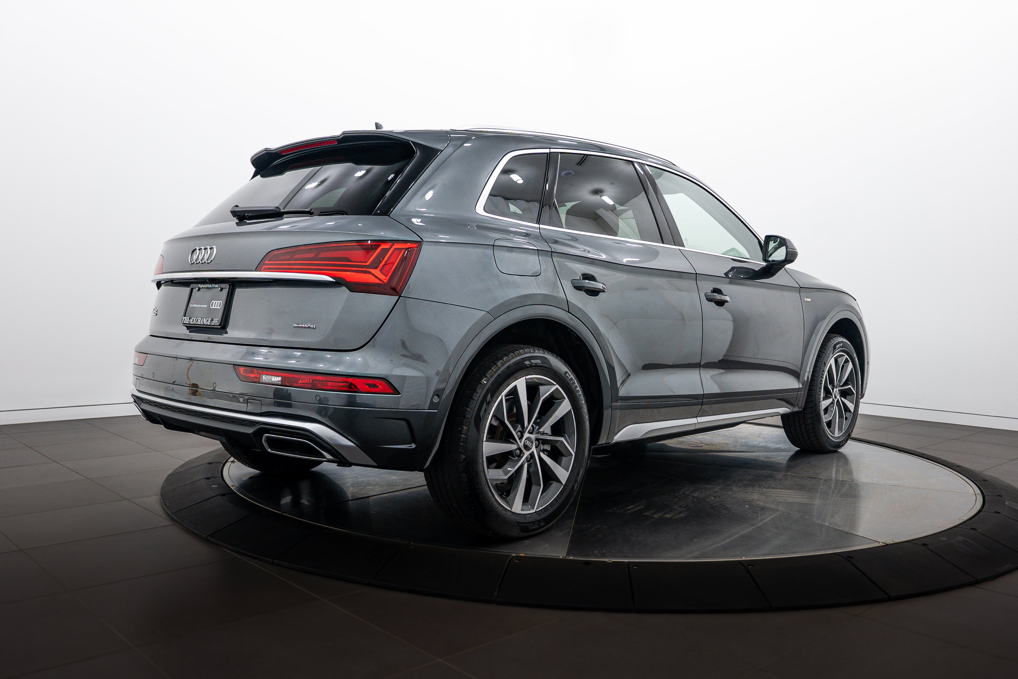 Certified Used 2023 Daytona Gray Pearl Effect Audi S line Prestige image 4