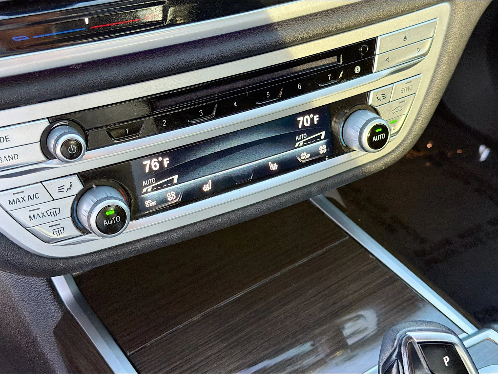 Used 2020 Dark Graphite Metallic BMW 740i image 34