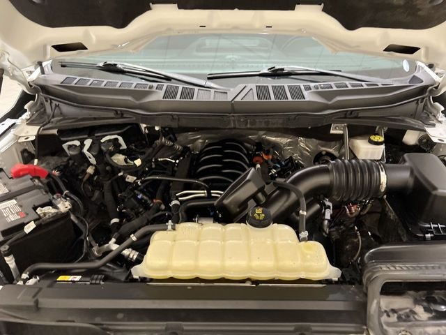 Used 2024 White Ford Lariat image 29