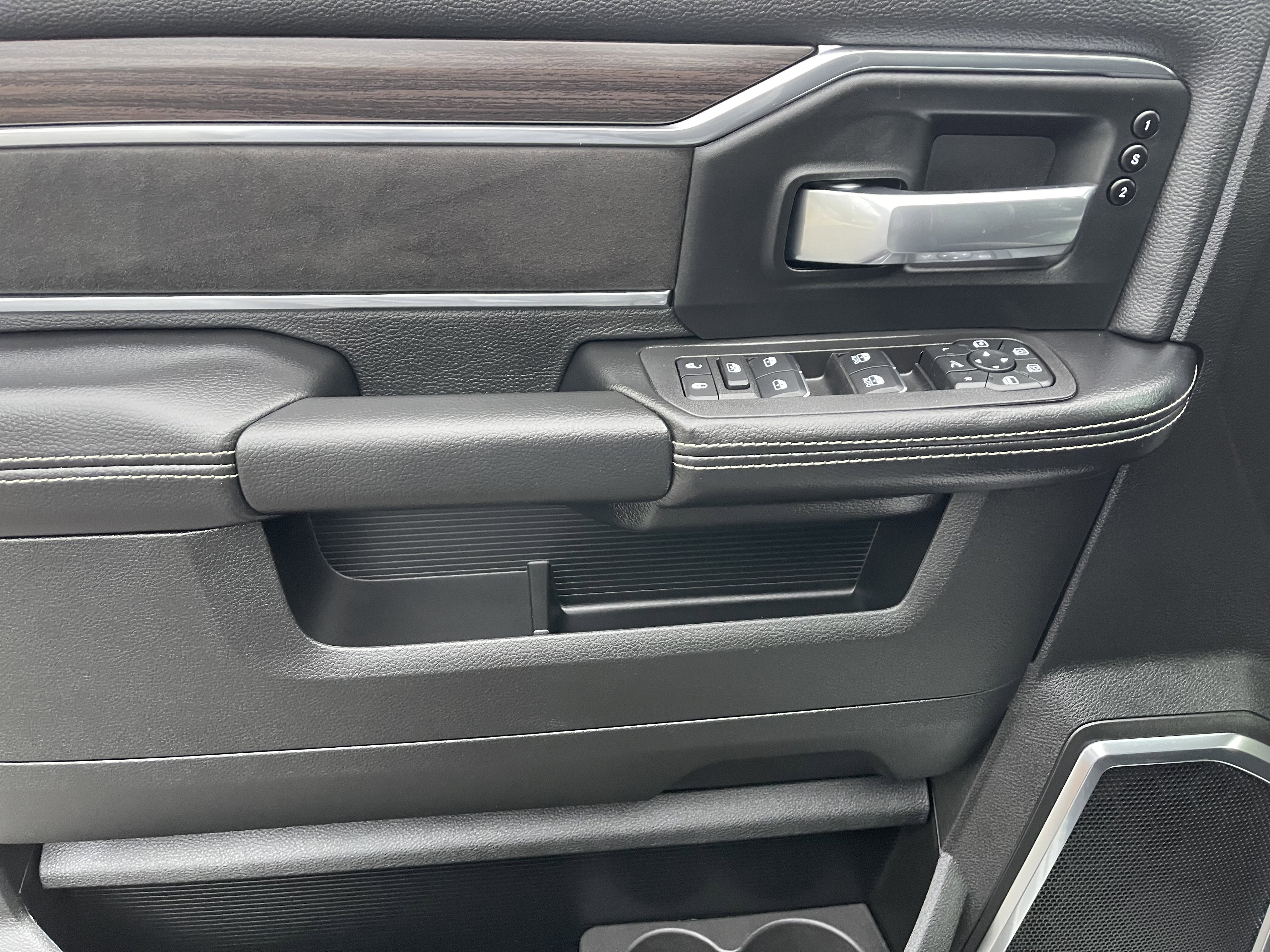 New 2026 Bright White Clear-Coat Exterior Paint RAM Laramie image 13