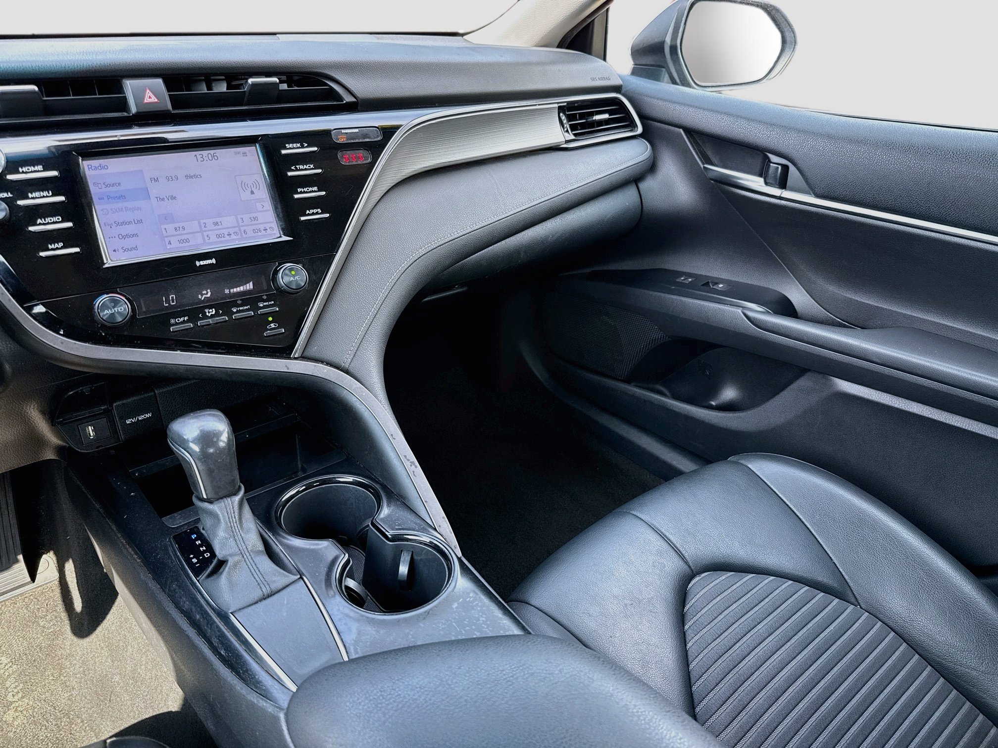 Used 2020 Celestial Silver Metallic Toyota SE image 21