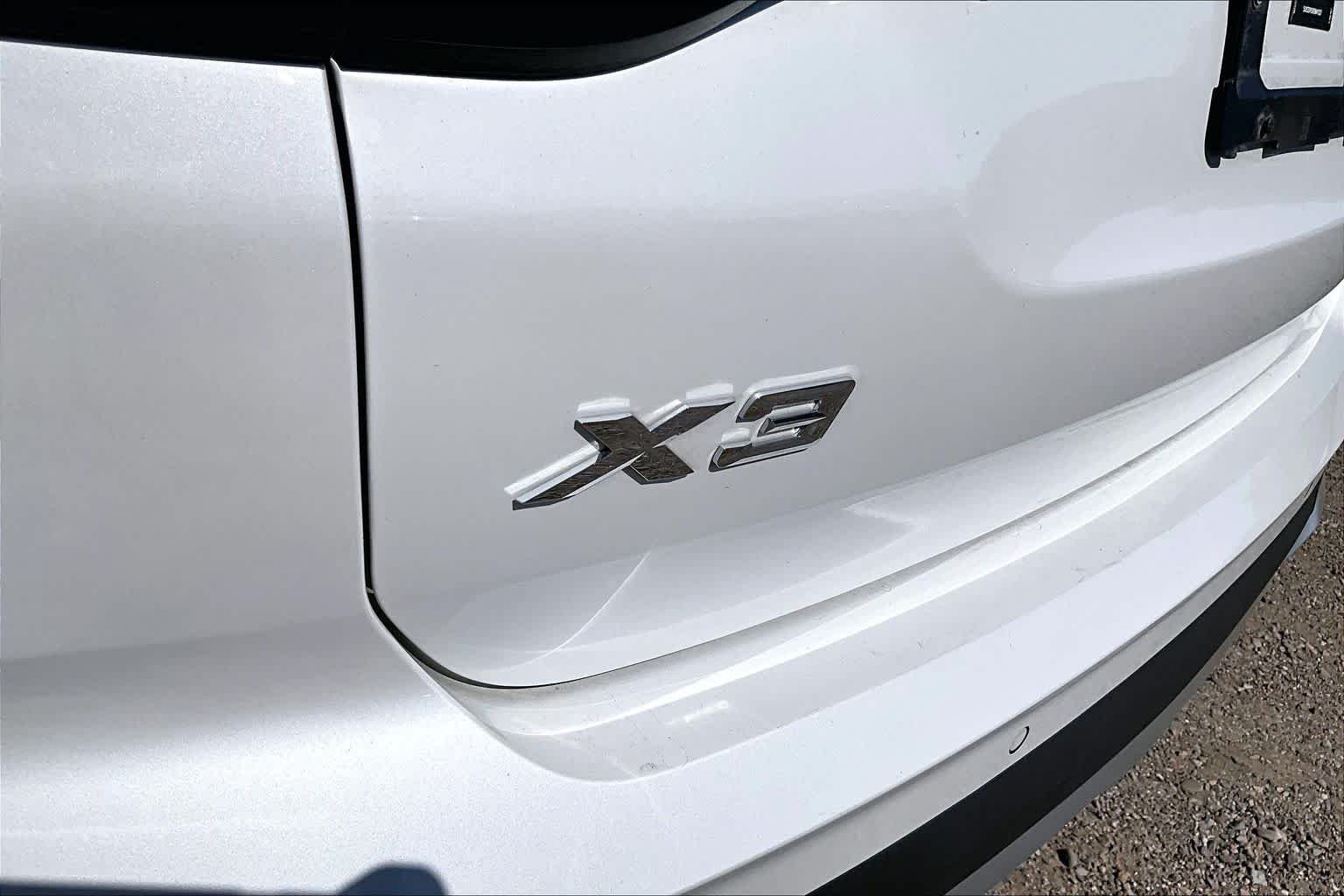 Used 2024 Mineral White Metallic BMW xDrive30i image 28