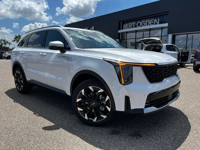 New 2026 White Kia EX image 1