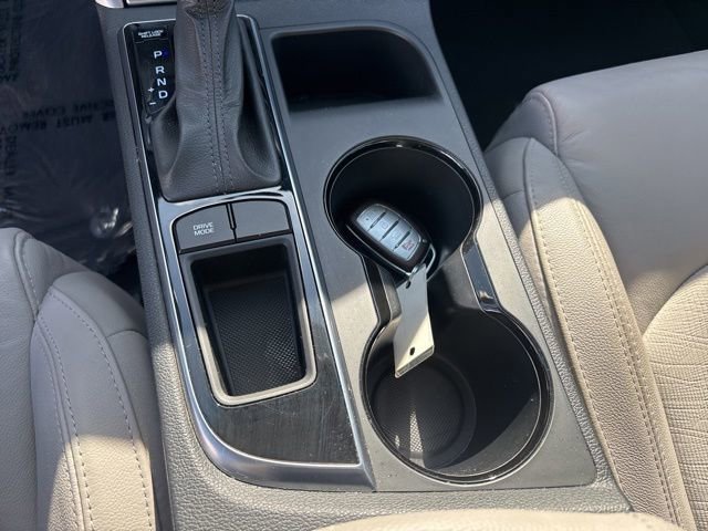 Used 2017 Lakeside Blue Hyundai Sport image 29
