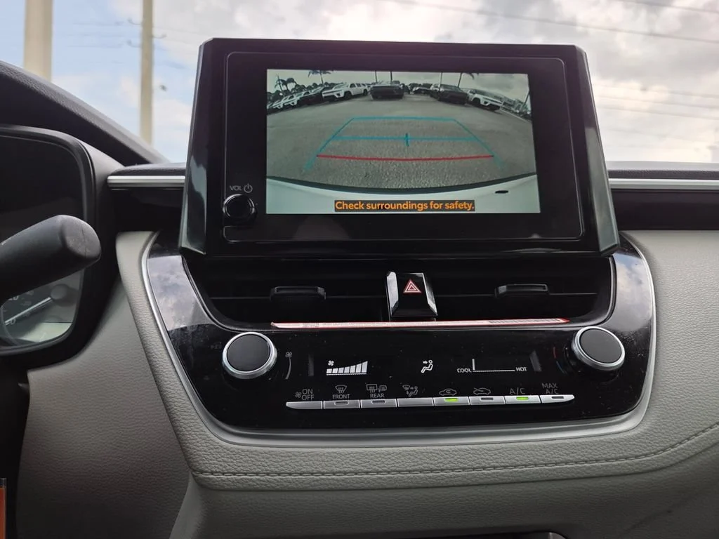 Used 2025 Pearl Toyota L image 36