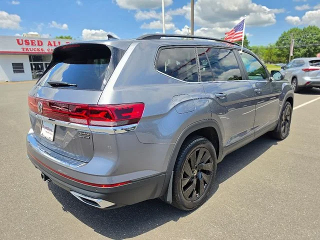 2024 Volkswagen Atlas SE w/Tech - Photo 7