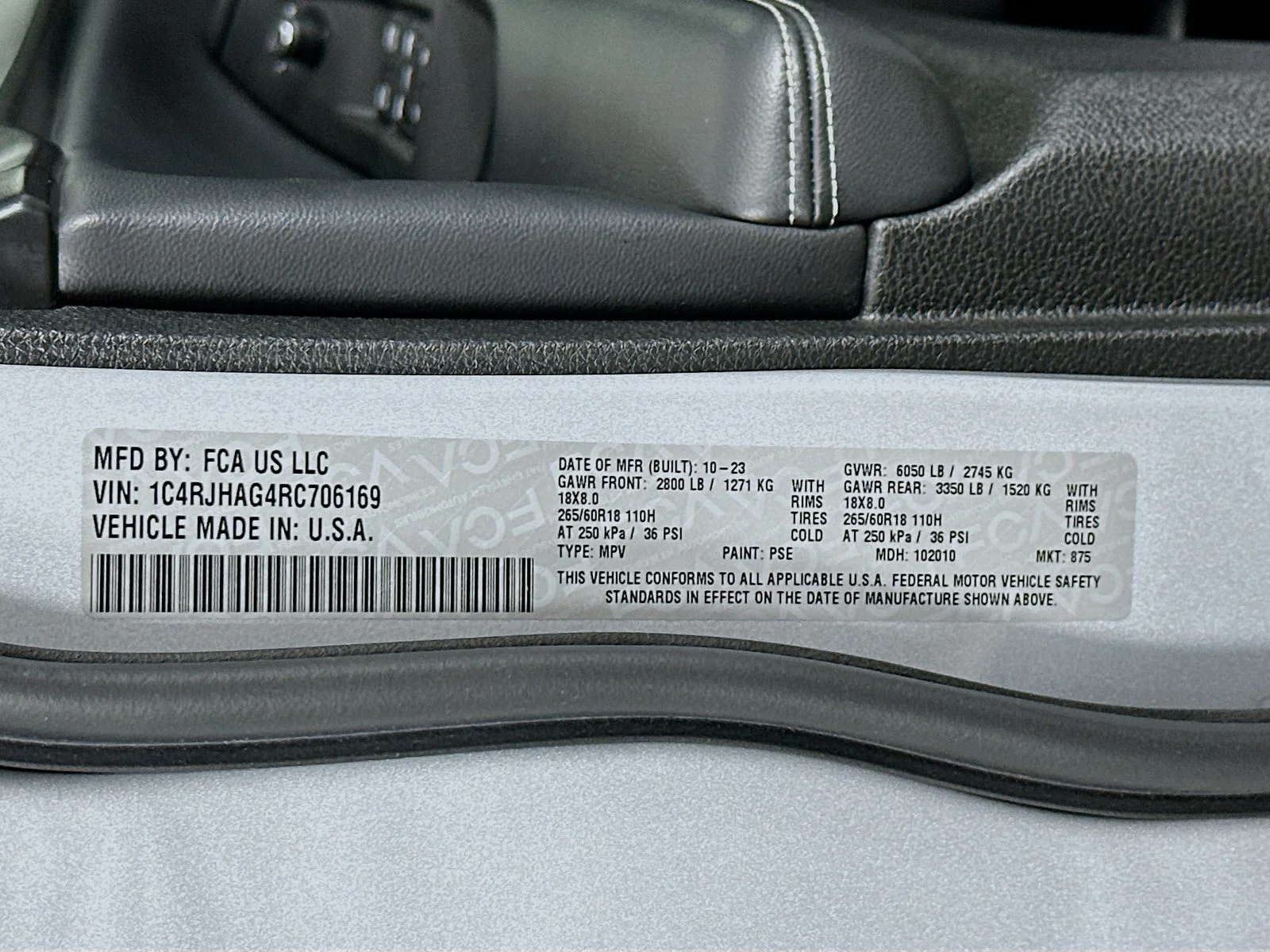 Used 2024 Silver Jeep Laredo X image 31