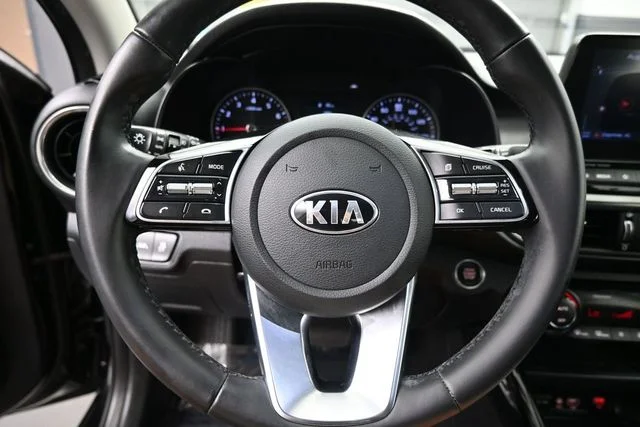 Used 2021 Black Kia EX image 25
