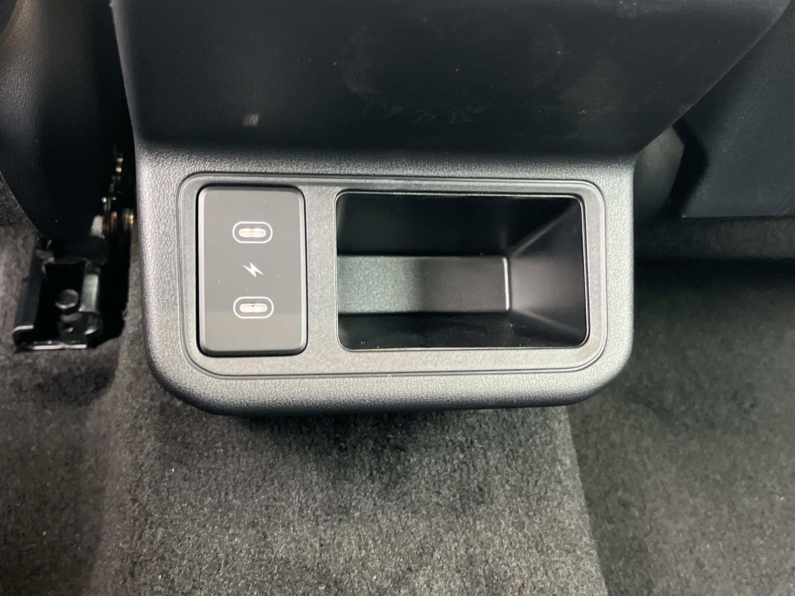 New 2025 Snow White Pearl Kia LXS image 16