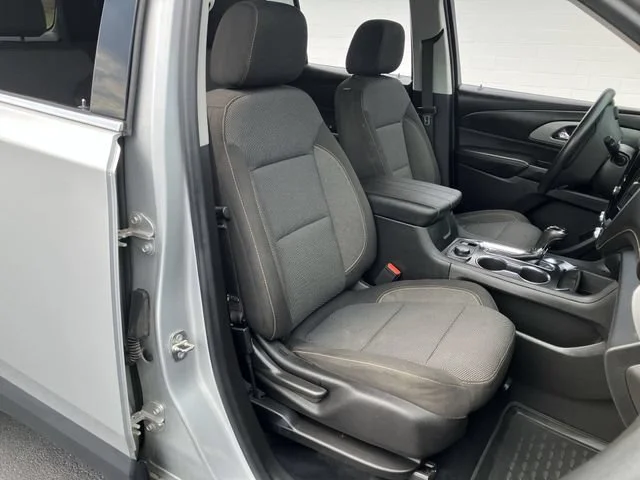 Used 2018 SILVER ICE METALLIC Chevrolet LS image 25