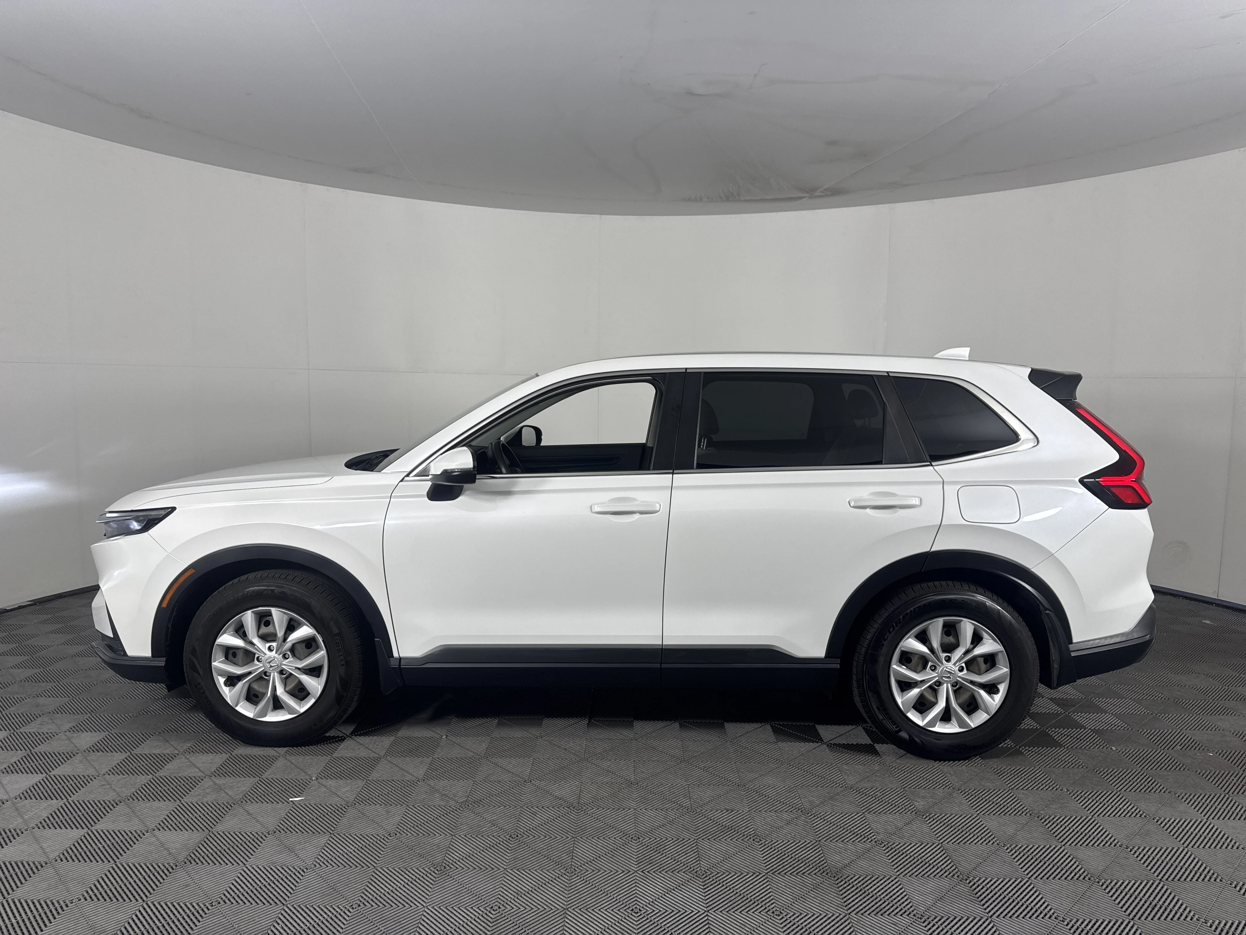 2023 Honda CR-V LX - Photo 9