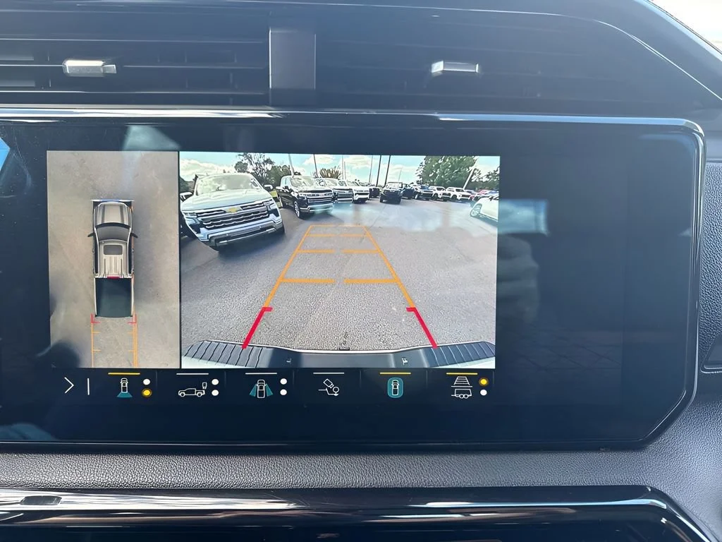 Used 2023 Summit White GMC AT4 image 21
