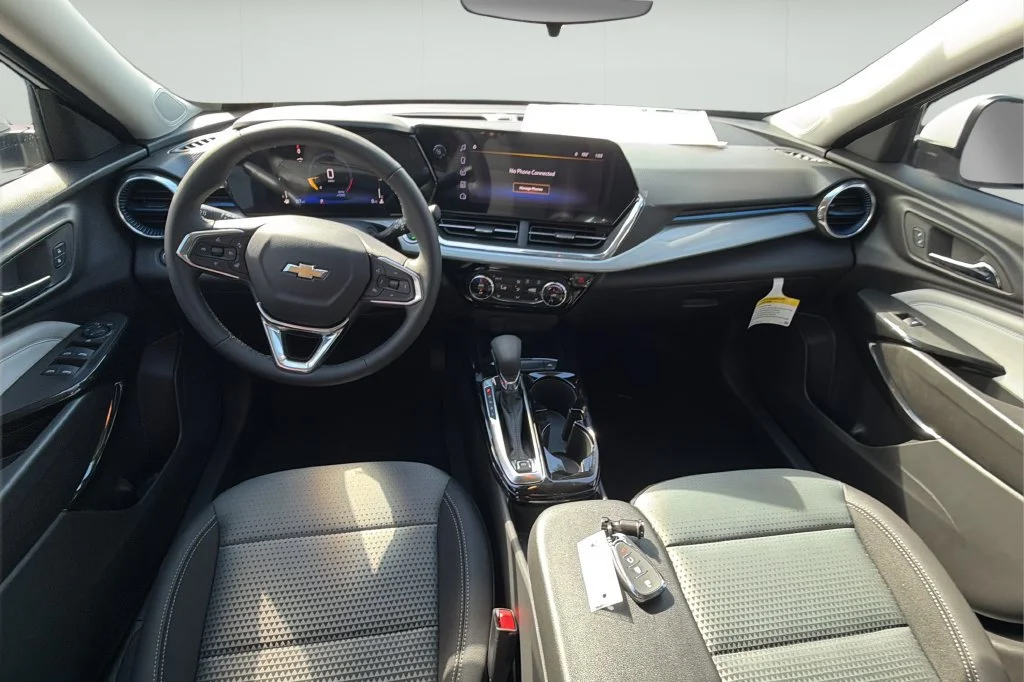 New 2026 Summit White Chevrolet LT image 18