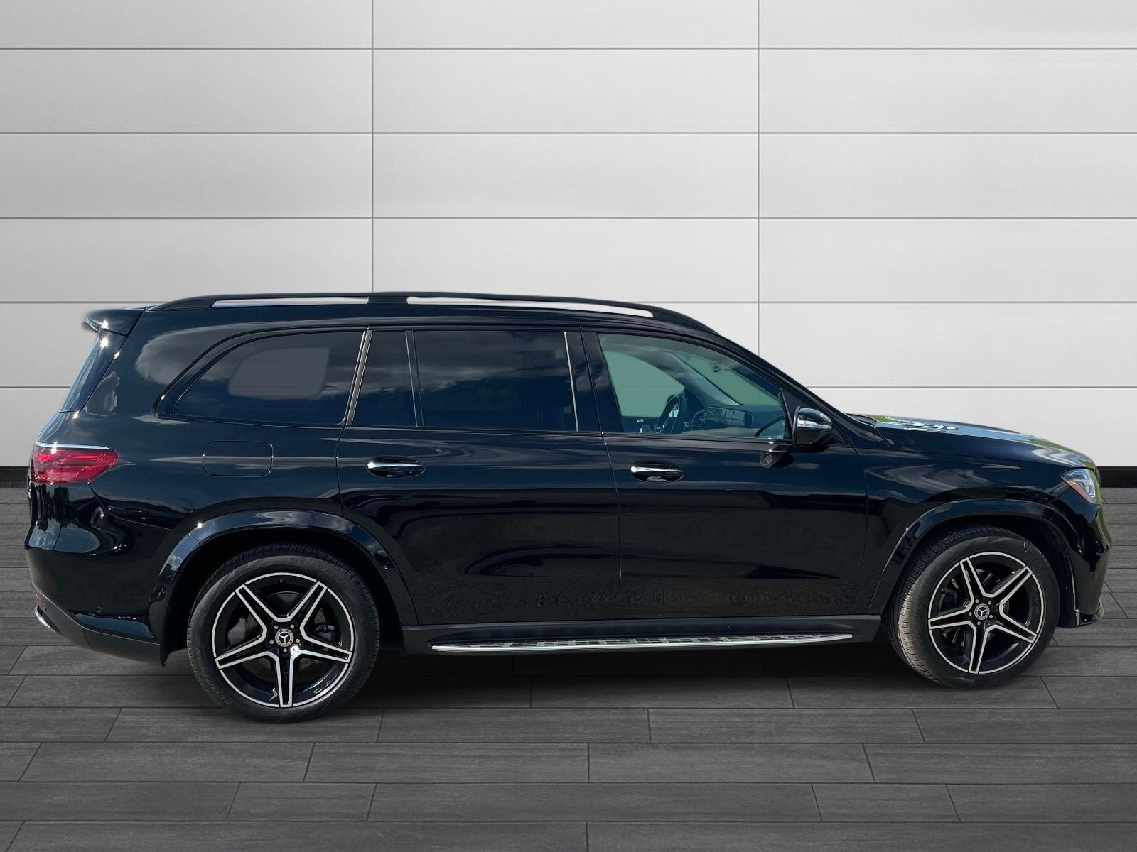 Used 2026 Obsidian Black Metallic Mercedes-Benz GLS 450 image 2