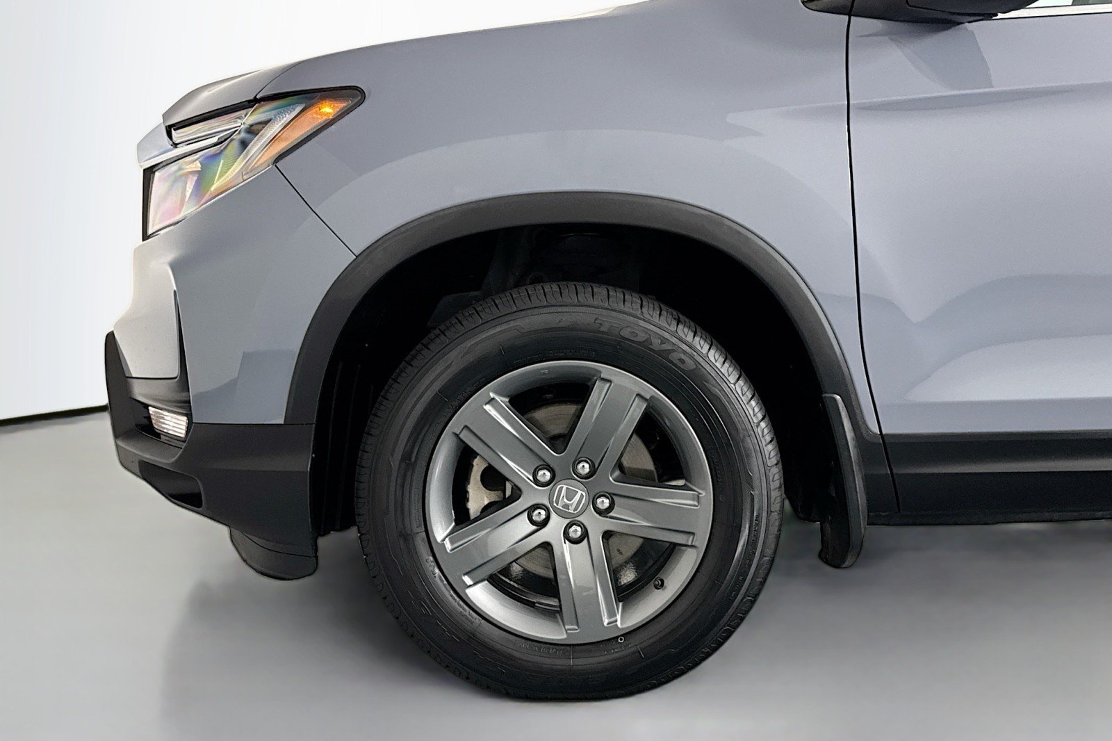 Used 2023 Sonic Gray Pearl Honda RTL image 11