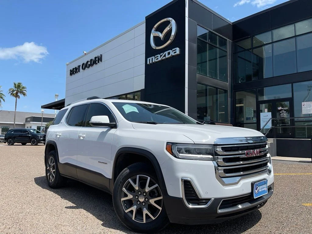 Used 2023 White GMC SLE image 1