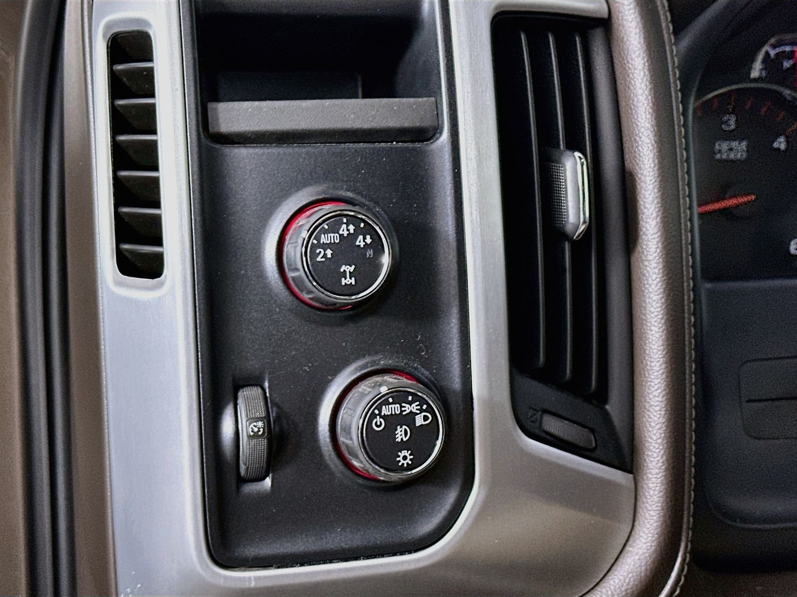 Used 2015 Bronze Alloy Metallic GMC SLT image 11
